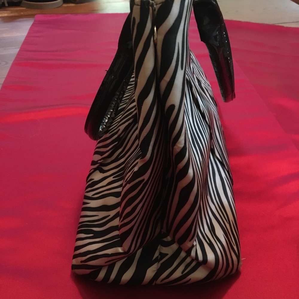 BLACK & GOLD STRIPED BAG - Picture 2 of 5